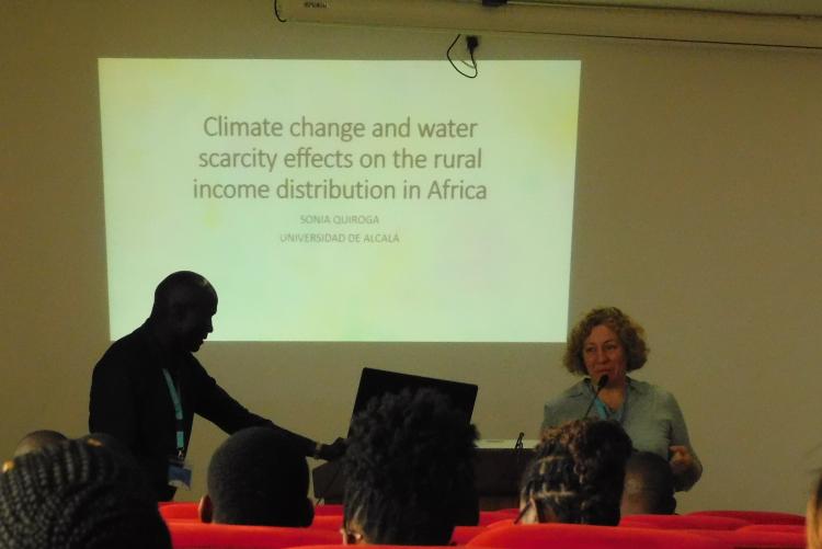 Sonia Quiroga from Universidad de Alcala (Spain) presenting on how climate change and water scarcity affects rural income distribution in Africa. 